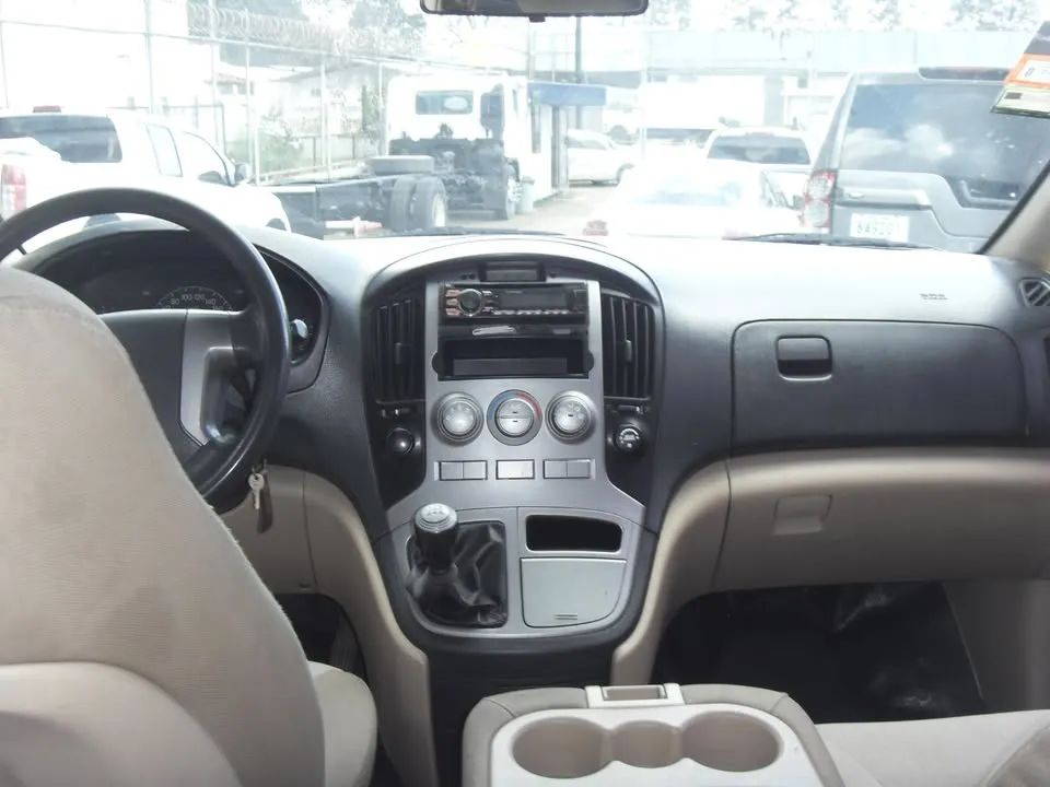 Hyundai H1 - Image 11