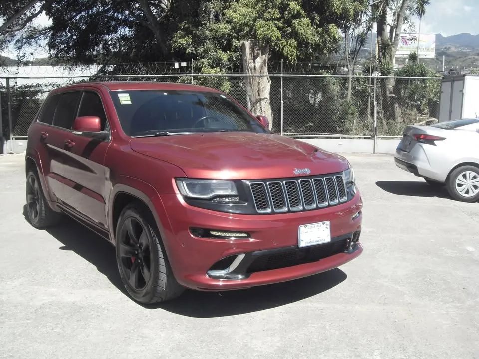 Jeep Grand Cherokee SRT - Image 2