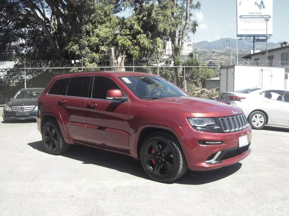 Jeep Grand Cherokee SRT - Image 4