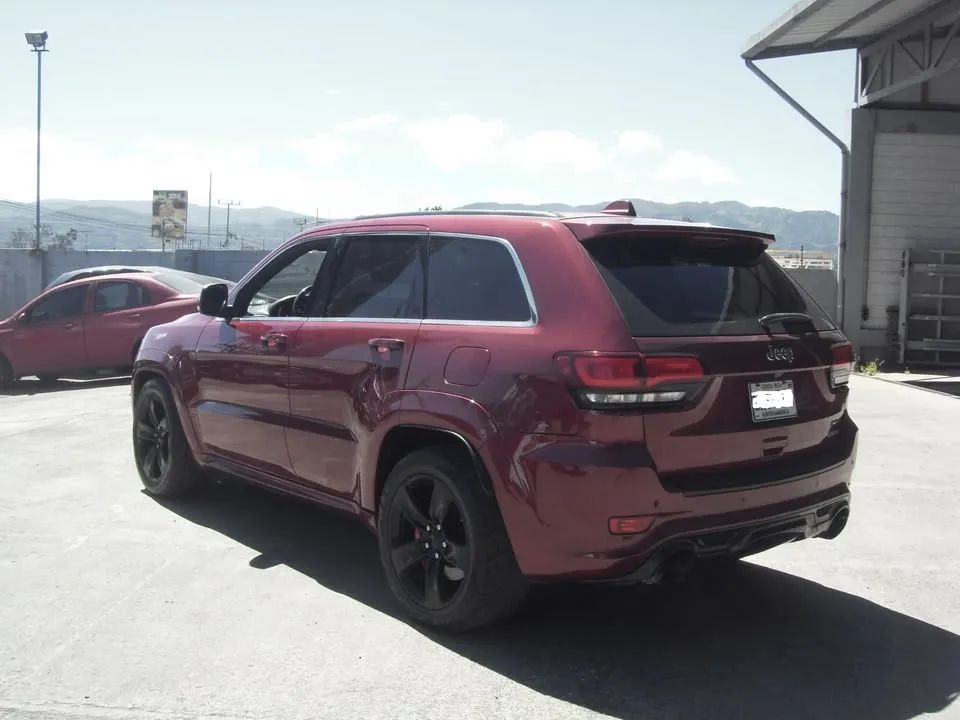 Jeep Grand Cherokee SRT - Image 6