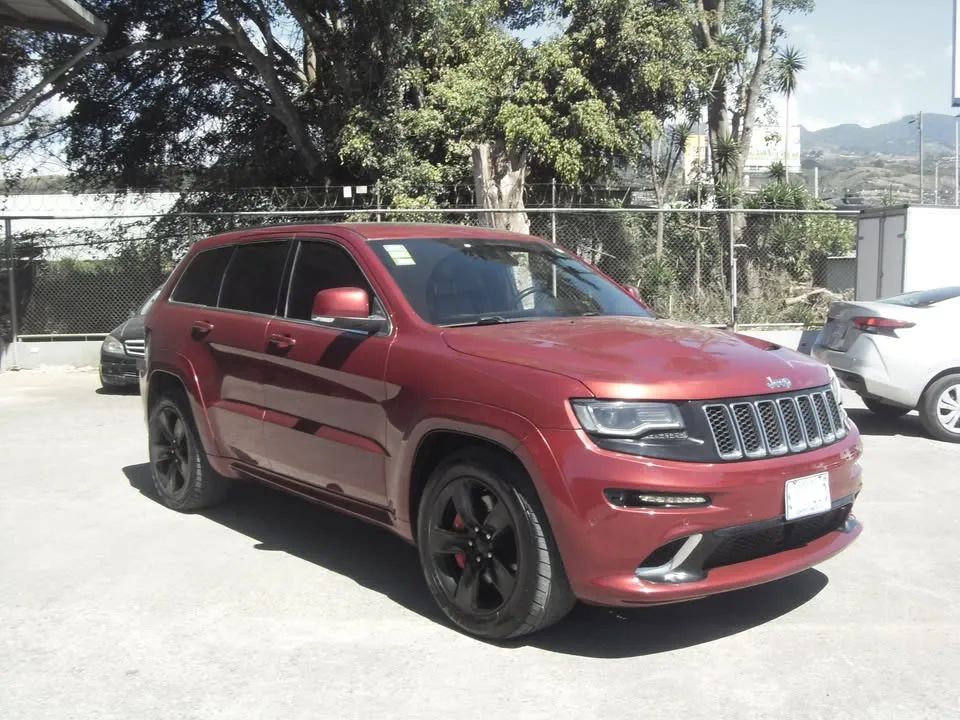 Jeep Grand Cherokee SRT - Image 7