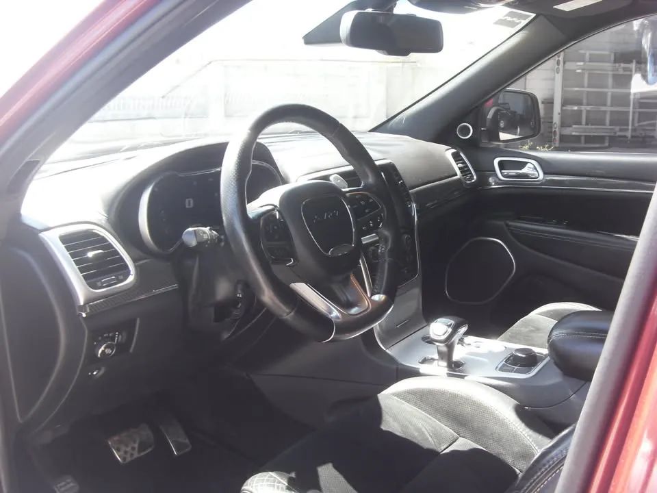 Jeep Grand Cherokee SRT - Image 10