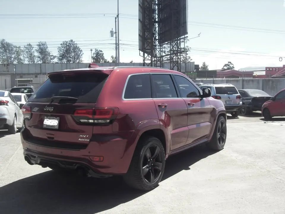 Jeep Grand Cherokee SRT - Image 15