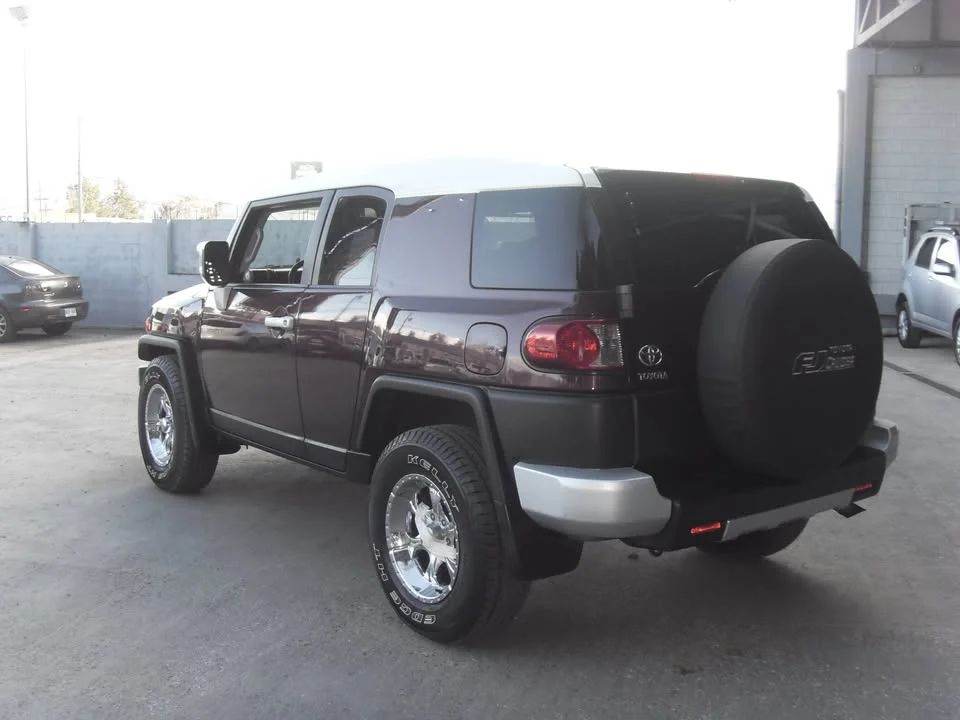 Toyota FJ Cruiser - Image 8