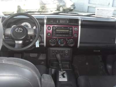 Toyota FJ Cruiser - Image 10