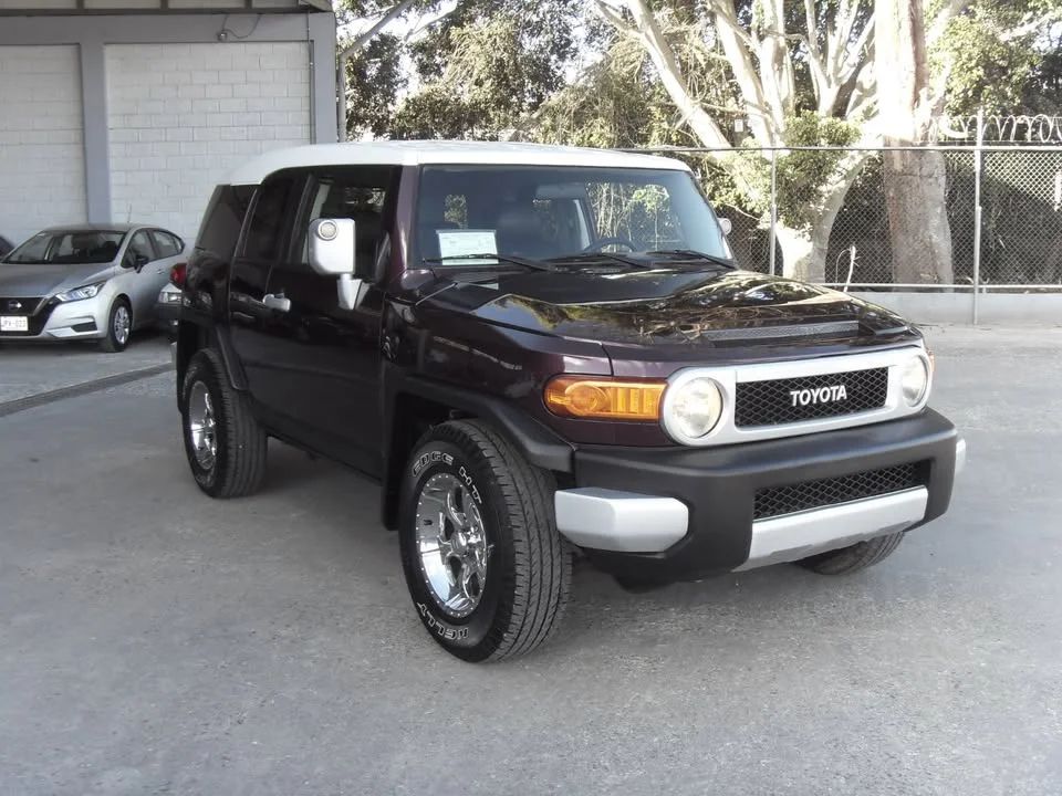 Toyota FJ Cruiser - Image 4