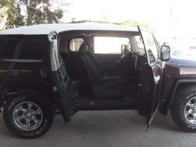 Toyota FJ Cruiser - Image 11