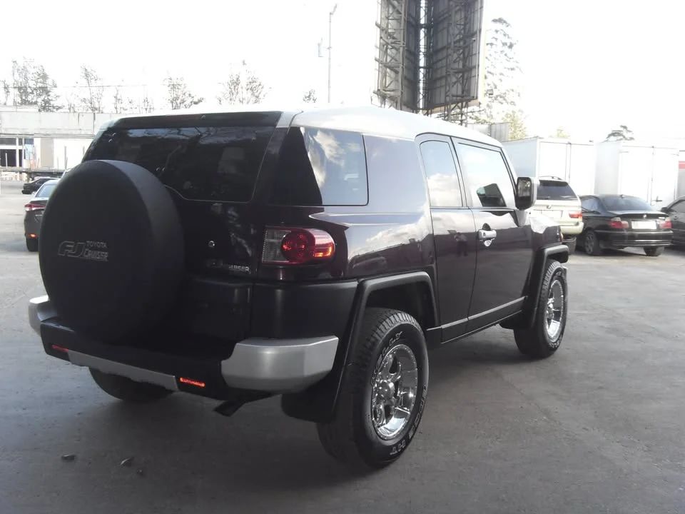 Toyota FJ Cruiser - Image 13