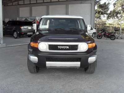 Toyota FJ Cruiser - Image 1