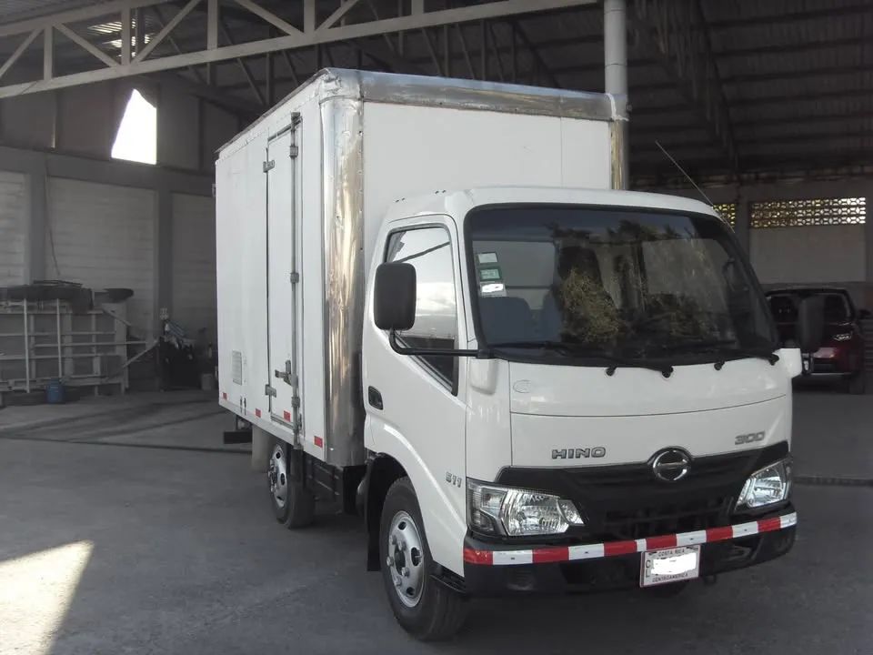 HINO 300 - Image 2