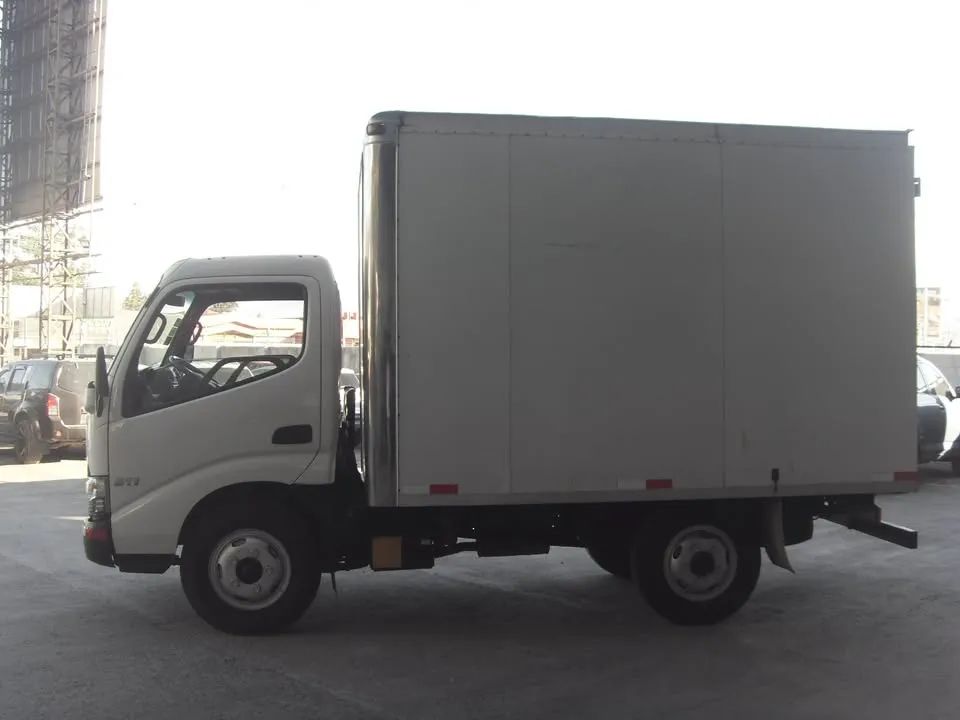 HINO 300 - Image 8
