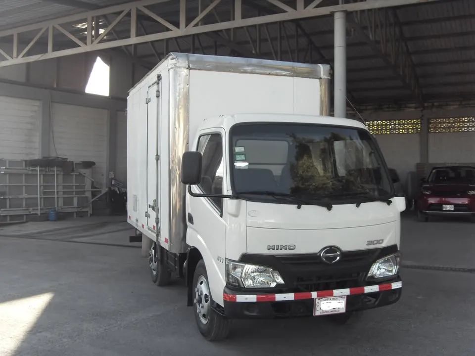 HINO 300 - Image 11