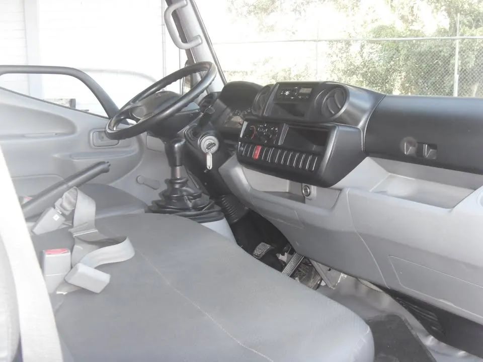 HINO 300 - Image 13