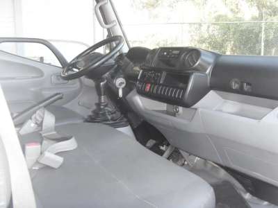 HINO 300 - Image 13