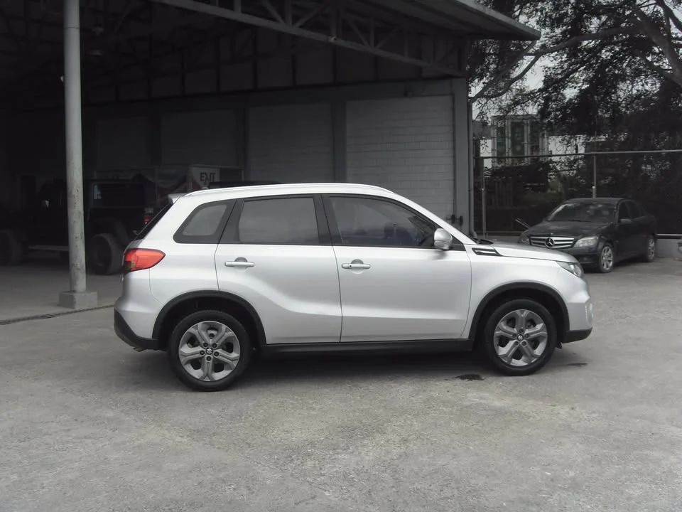 Suzuki Vitara GLX Z - Image 2