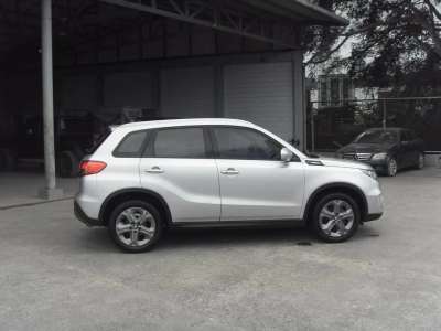 Suzuki Vitara GLX Z - Image 2