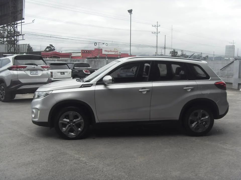 Suzuki Vitara GLX Z - Image 4