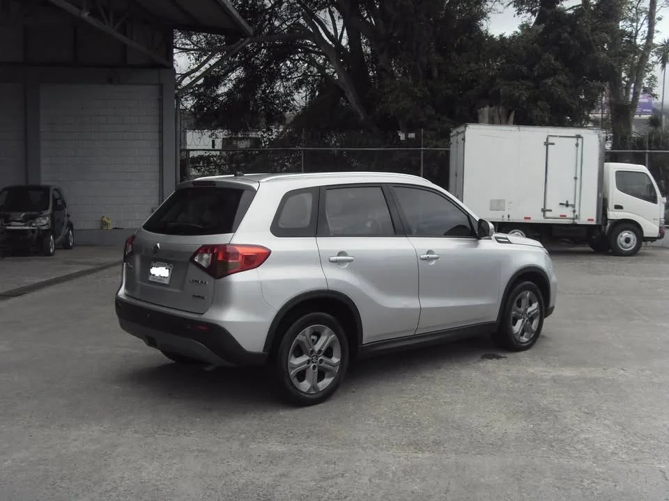 Suzuki Vitara GLX Z - Image 7