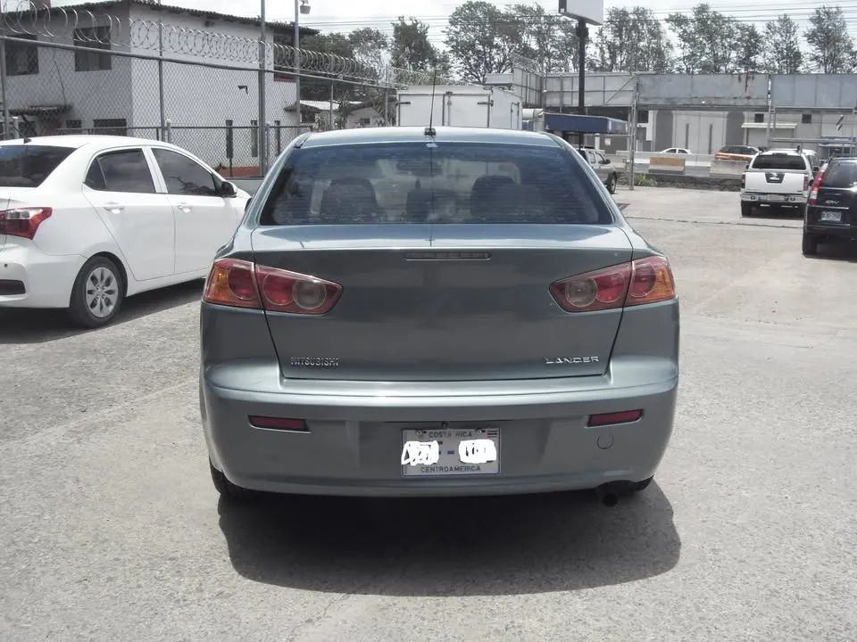 Mitsubishi Lancer - Image 4