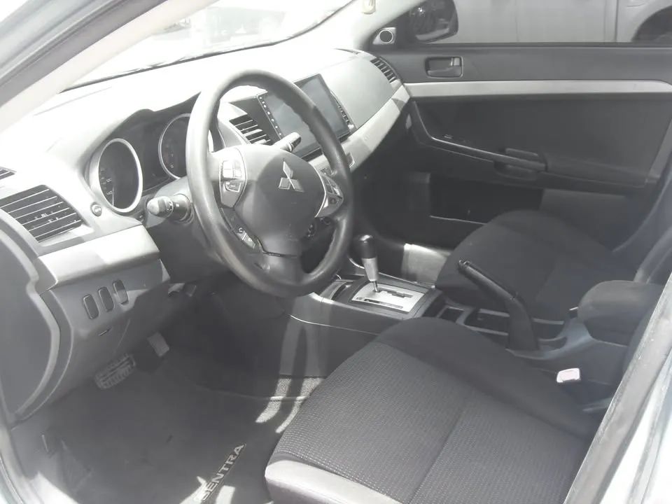 Mitsubishi Lancer - Image 9