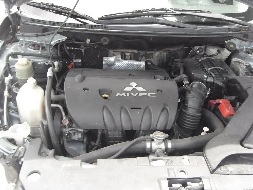Mitsubishi Lancer - Image 13
