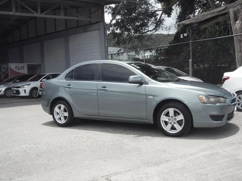 Mitsubishi Lancer - Image 14