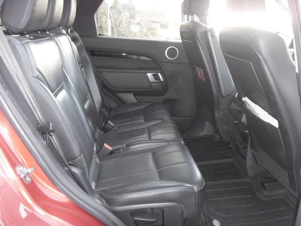 Land Rover Discovery SE - Image 10