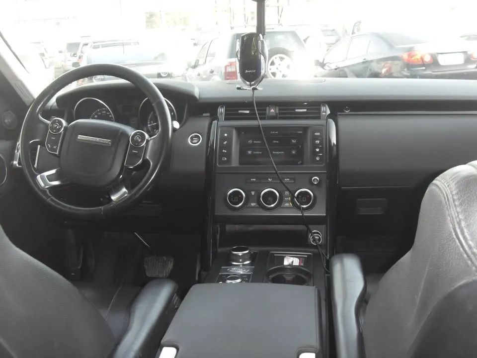 Land Rover Discovery SE - Image 11