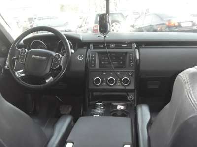 Land Rover Discovery SE - Image 11