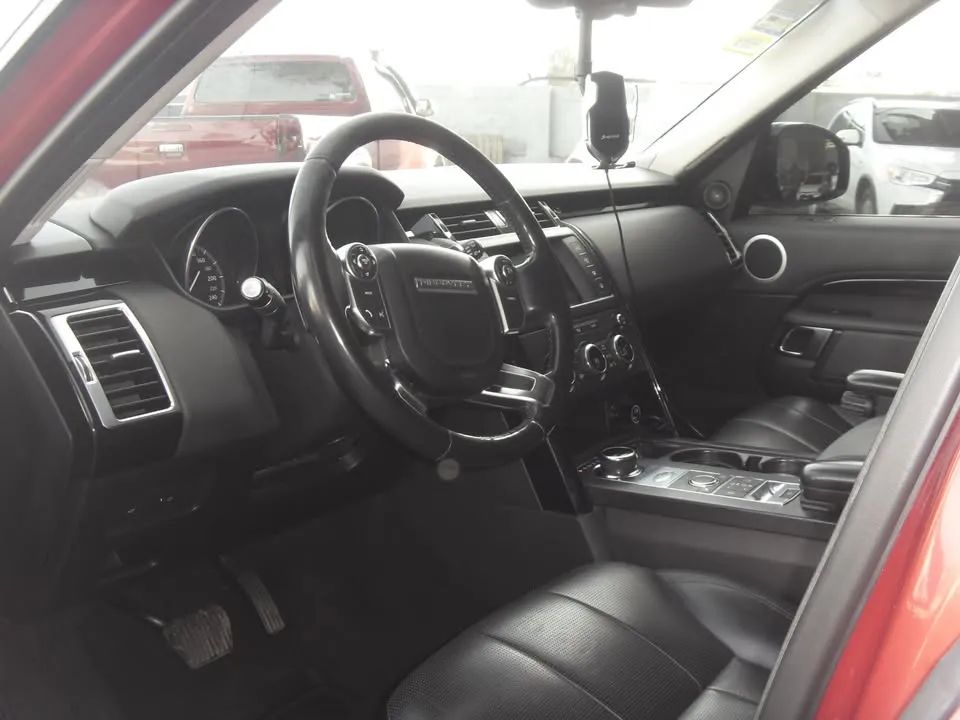 Land Rover Discovery SE - Image 12