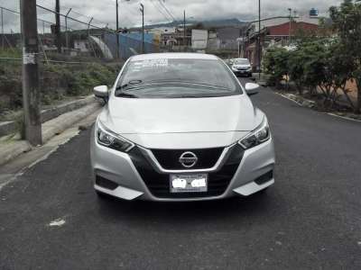 Nissan Versa - Image 1
