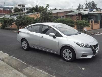 Nissan Versa - Image 3