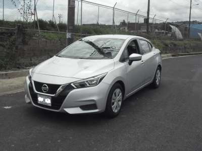 Nissan Versa - Image 7