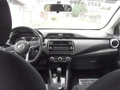 Nissan Versa - Image 11