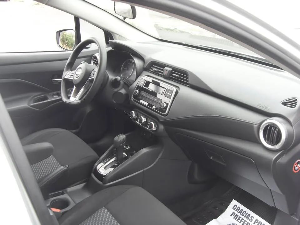 Nissan Versa - Image 12