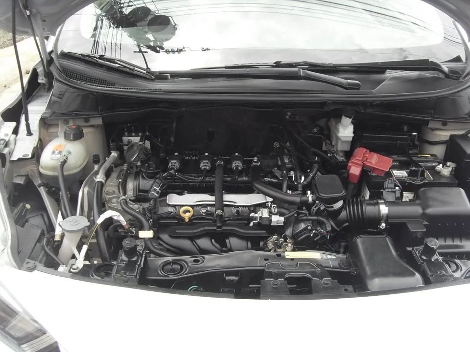 Nissan Versa - Image 13