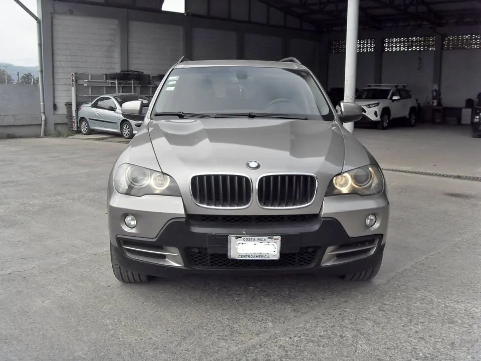 BMW X5 - Image 1