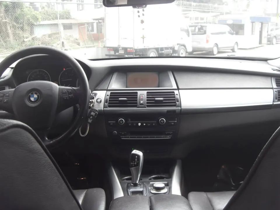 BMW X5 - Image 12