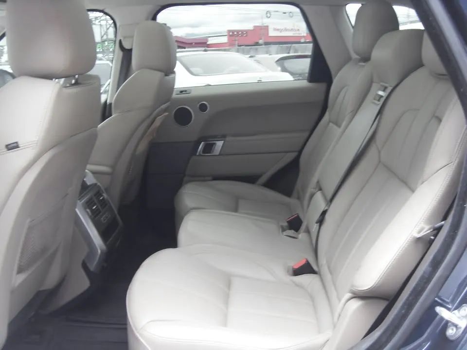 Land Rover Range Rover Sport - Image 10