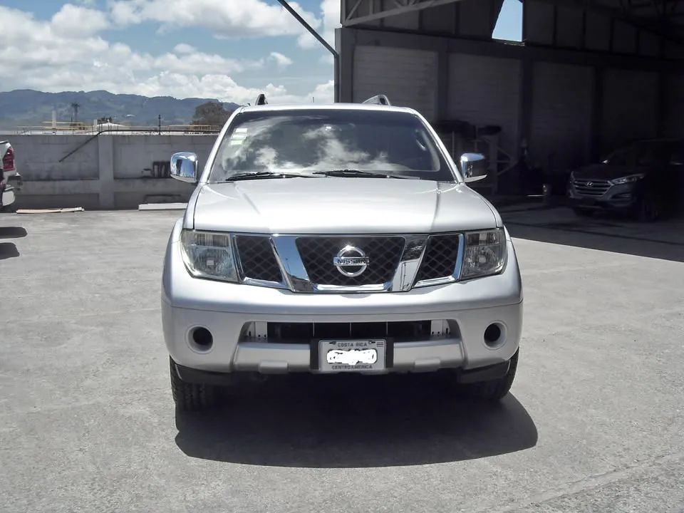 Nissan Pathfinder - Image 1