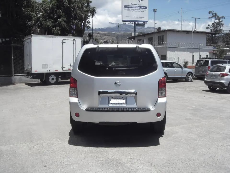 Nissan Pathfinder - Image 5