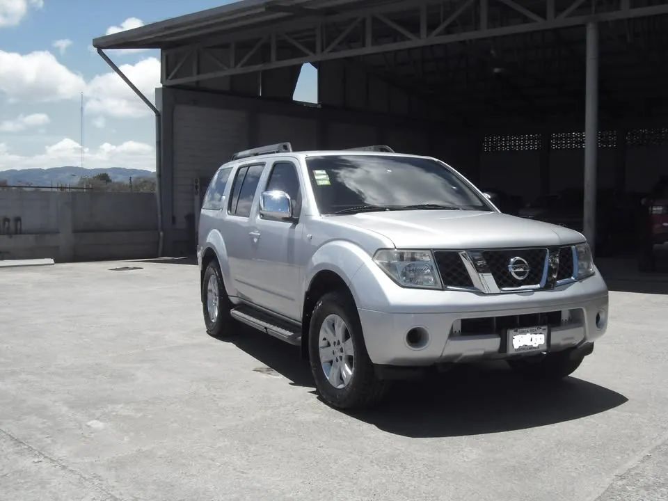 Nissan Pathfinder - Image 9