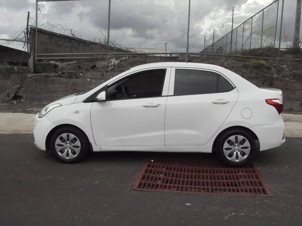Hyundai Grand i10 Sedan - Image 5