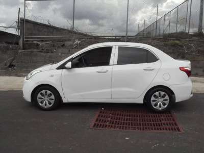 Hyundai Grand i10 Sedan - Image 5