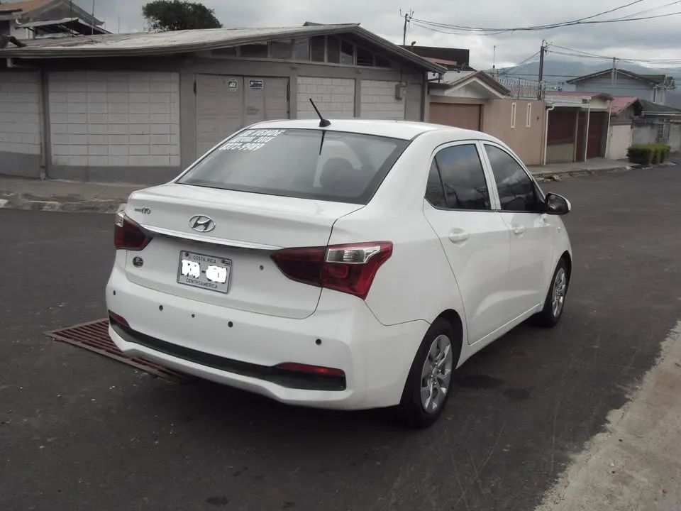 Hyundai Grand i10 Sedan - Image 7