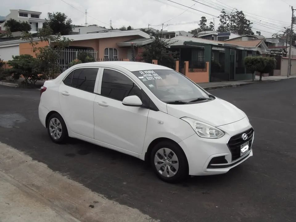 Hyundai Grand i10 Sedan - Image 9