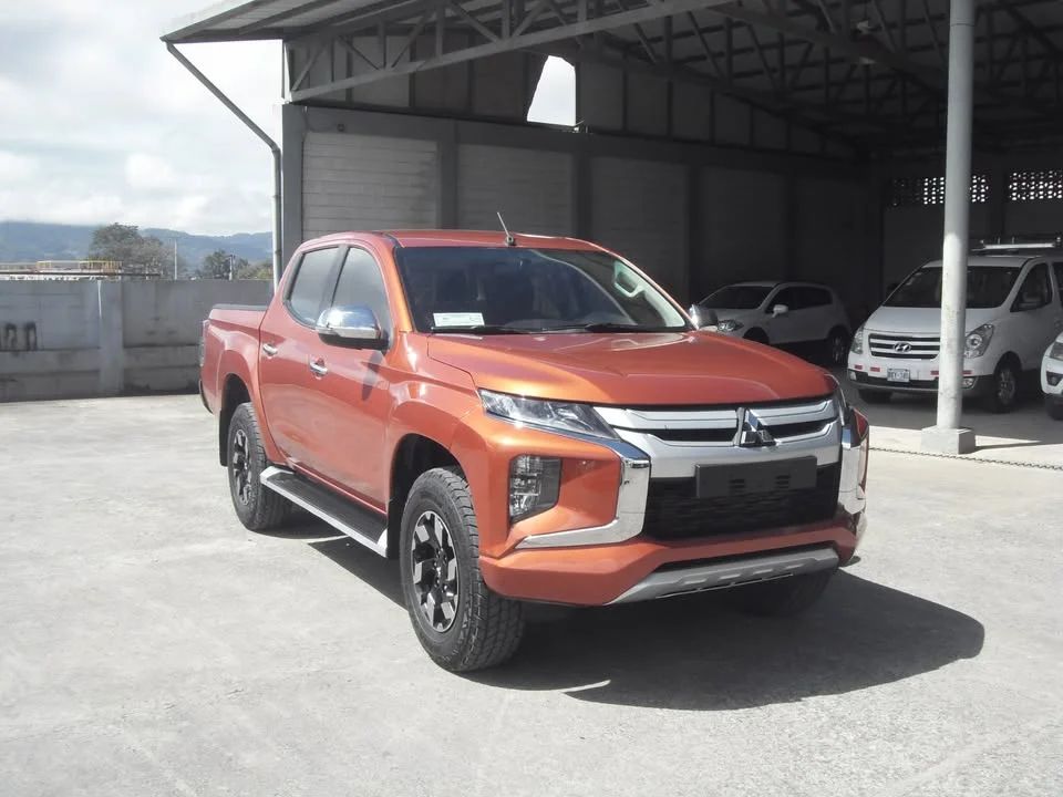 Mitsubishi L200 - Image 2