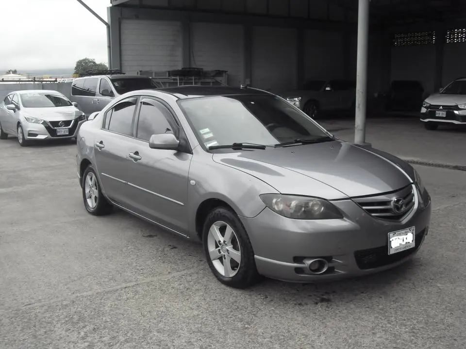 Mazda 3 - Image 2