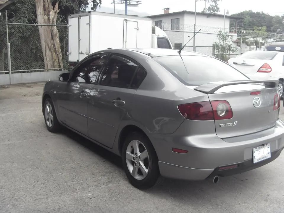 Mazda 3 - Image 10