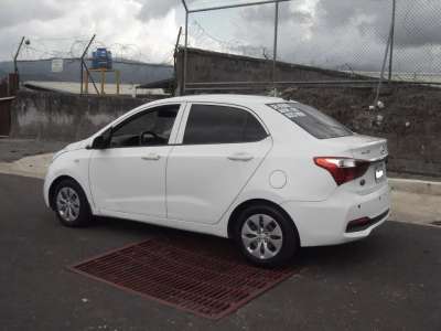 Hyundai Grand i10 Sedan - Image 4